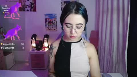 Snapshot of sunset_pienk chatting on May 14, 2026, 4:19 am Sunset online show from May 14, 2026, 4:19 am