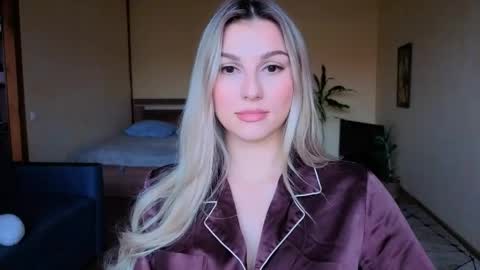 Snapshot of sunsetwithava chatting on March 20, 2026, 12:10 pm sunsetwithava online show from March 20, 2026, 12:10 pm