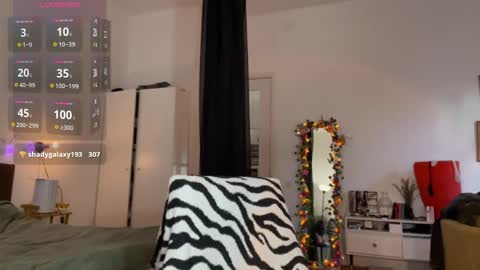 Lina online show from April 27, 2026, 8:12 am