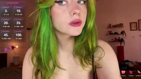 Lina online show from June 9, 2026, 6:47 am