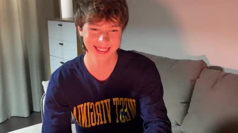 Snapshot of sunshinealex chatting on September 19, 2025, 2:40 pm sunshinealex online show from September 19, 2025, 2:40 pm