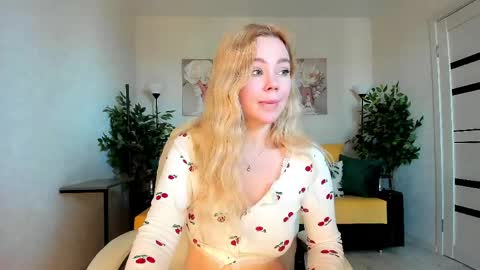 Snapshot of super_peach chatting on April 14, 2026, 3:12 am Jenn online show from April 14, 2026, 3:12 am