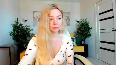 Snapshot of super_peach chatting on April 18, 2026, 3:21 am Jenn online show from April 18, 2026, 3:21 am