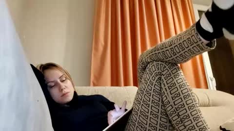 Annie online show from January 18, 2025, 3:05 pm