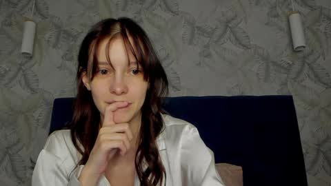 Una online show from January 8, 2025, 3:51 am