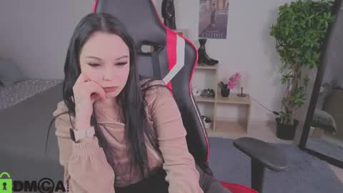 Nina online show from February 5, 2026, 9:52 pm