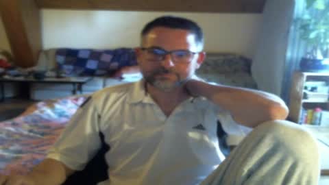 supersquirrel81 online show from April 24, 2026, 4:20 pm