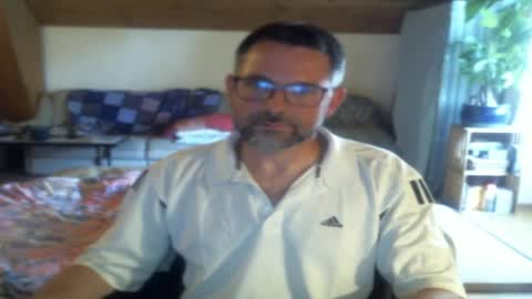 supersquirrel81 online show from April 26, 2026, 2:37 pm