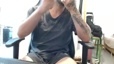 Snapshot of surfdog95 chatting on September 30, 2025, 4:45 pm surfdog95 online show from September 30, 2025, 4:45 pm