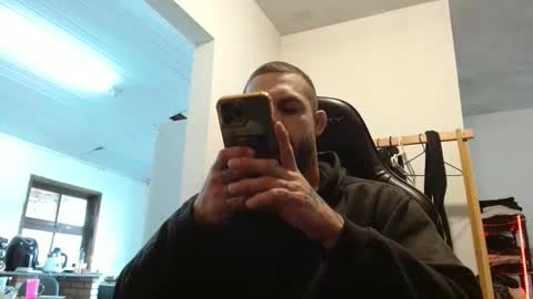 Snapshot of surfdog95 chatting on October 19, 2025, 3:34 pm surfdog95 online show from October 19, 2025, 3:34 pm