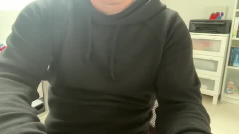 Snapshot of surfstar81 chatting on November 24, 2025, 9:42 am surfstar81 online show from November 24, 2025, 9:42 am