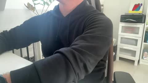 Snapshot of surfstar81 chatting on December 15, 2025, 12:09 pm surfstar81 online show from December 15, 2025, 12:09 pm