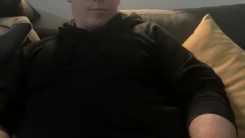 Snapshot of surfstar81 chatting on January 11, 2026, 7:19 pm surfstar81 online show from January 11, 2026, 7:19 pm