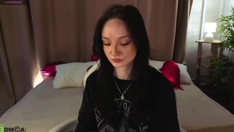 Snapshot of susan__clark chatting on May 1, 2026, 1:21 am Annie online show from May 1, 2026, 1:21 am