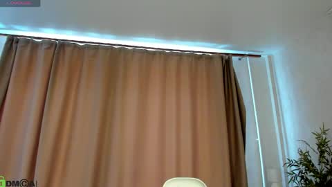 Snapshot of susan__clark chatting on May 2, 2026, 1:10 am Annie online show from May 2, 2026, 1:10 am