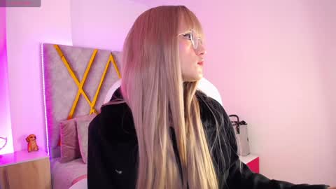 Susan online show from December 17, 2024, 11:49 am
