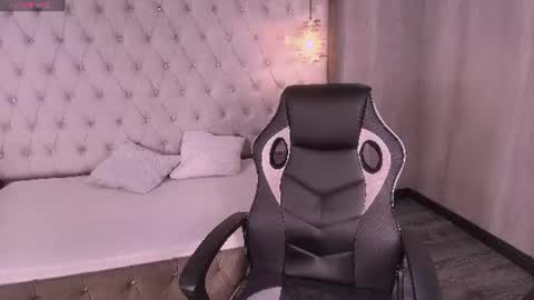 Snapshot of susan_voltaire chatting on June 11, 2026, 11:19 am susan_voltaire online show from June 11, 2026, 11:19 am