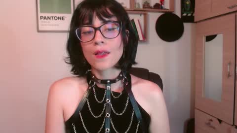 Snapshot of susana_w chatting on September 17, 2025, 10:33 pm susana_w online show from September 17, 2025, 10:33 pm