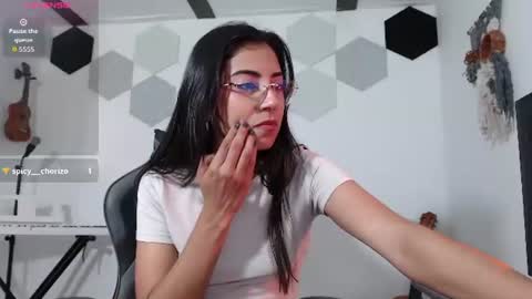 Susana hendrix    online show from June 25, 2026, 6:23 pm