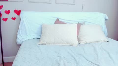 Snapshot of susannewolf_ chatting on February 21, 2025, 9:22 pm Amelia online show from February 21, 2025, 9:22 pm