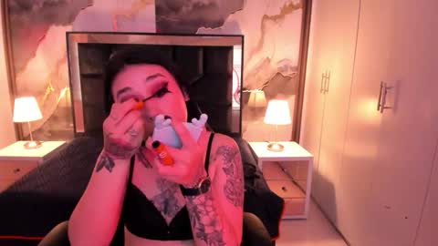 Snapshot of susanvilla chatting on November 18, 2025, 7:51 pm susanvilla online show from November 18, 2025, 7:51 pm