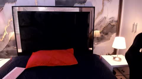 susanvilla online show from February 5, 2026, 8:02 pm