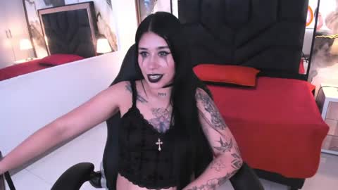 susanvilla online show from June 10, 2026, 7:57 pm