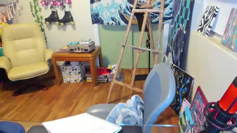   online show from November 3, 2025, 1:19 am