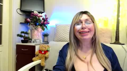Snapshot of susienoreen chatting on May 17, 2026, 8:23 am SusieNoreen online show from May 17, 2026, 8:23 am