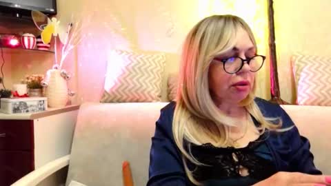 Snapshot of susiexnoreen chatting on March 6, 2026, 11:56 pm SusiexNoreen online show from March 6, 2026, 11:56 pm