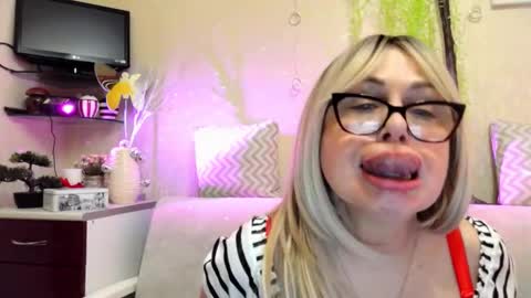 Snapshot of susiexnoreen chatting on March 13, 2026, 4:52 am SusiexNoreen online show from March 13, 2026, 4:52 am