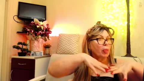 SusiexNoreen online show from May 23, 2026, 2:10 pm