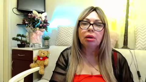 SusiexNoreen online show from May 25, 2026, 1:55 am