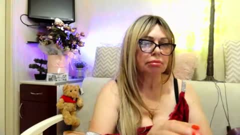 SusiexNoreen online show from June 12, 2026, 1:04 am