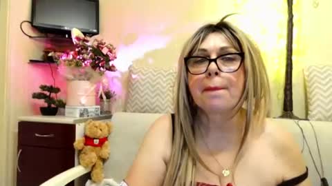 SusiexNoreen online show from June 21, 2026, 2:25 am