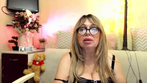 SusiexNoreen online show from July 4, 2026, 1:17 pm
