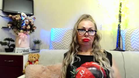 SusiexNoreen online show from July 24, 2026, 2:53 am
