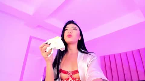 Sussan Nicole  online show from October 27, 2025, 1:04 pm