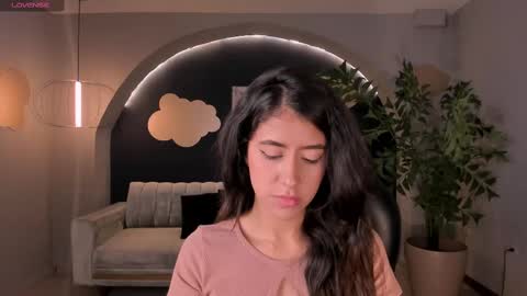 Sussan online show from March 5, 2025, 7:27 pm