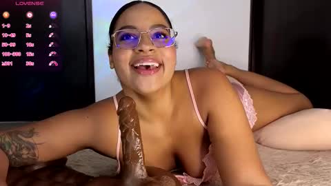 Snapshot of sussi_sotto chatting on March 20, 2026, 12:43 pm Sussi Soto online show from March 20, 2026, 12:43 pm