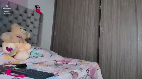 Snapshot of sussidream chatting on October 17, 2025, 10:23 pm Andrea online show from October 17, 2025, 10:23 pm