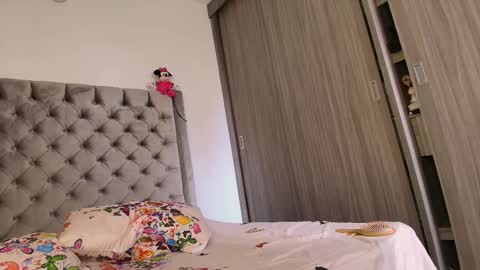 Andrea online show from November 4, 2025, 5:34 pm