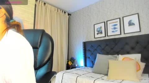   online show from January 9, 2025, 12:30 pm