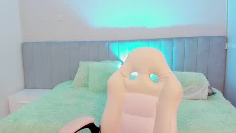 sussy_sweet4u online show from September 12, 2025, 10:59 am