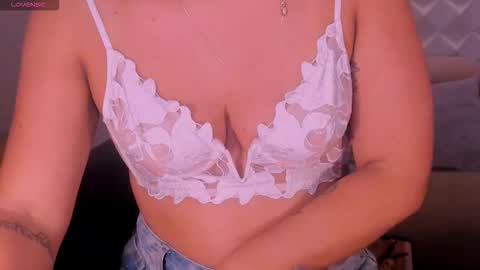 Snapshot of sussybell_ chatting on October 31, 2025, 8:32 pm Sussy Bell online show from October 31, 2025, 8:32 pm