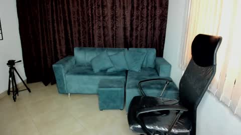 Susy online show from December 9, 2024, 7:18 pm