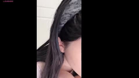 xixi online show from December 14, 2025, 12:43 pm