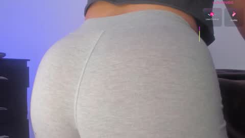 Snapshot of suzanana chatting on October 10, 2025, 6:40 pm suzanana online show from October 10, 2025, 6:40 pm