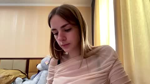 Snapshot of suzannetigerino chatting on June 13, 2026, 11:30 am Emila online show from June 13, 2026, 11:30 am