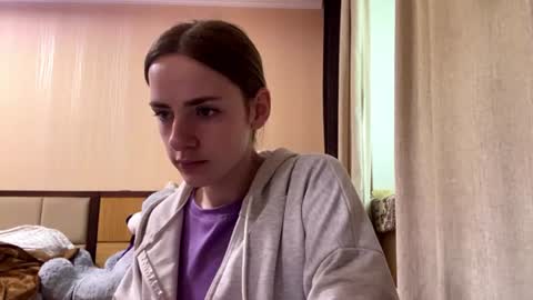 Snapshot of suzannetigerino chatting on June 15, 2026, 7:32 am Emila online show from June 15, 2026, 7:32 am